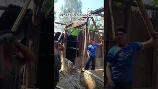 Bedah Rumah! Proses pembongkaran oleh warga. #suasanadesa #bedahrumah #pedesaan