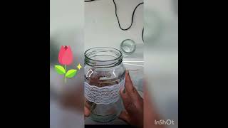 The idea of ​​making a glass vase with disposable items