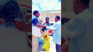 Raiiz prank public Somalia & kenya 🇰🇪🇸🇴🤫🫵🤣🤣 #kenyantiktok #somalitiktok #raiiz13 #prank