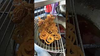 Time for garam garam jalebis #shorts #jalebi #delhistreetfood