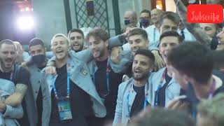 Italia-Galles gli azzurri cantano "Notti magiche"