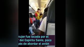 Ataque de histeria de una mujer, salva a pasajeros de terrible accidente aéreo.