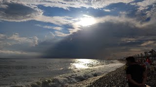 Чёрное море после шторма. Пляжи Адлера. Спасатели запрещают плавать в море🤬. Дельфины на пляже.🐬