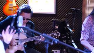 БСарантуяа   Нулимсаар хучсан шөнө MGLRADIO LIVE COVER 4К 20140501   YouTube