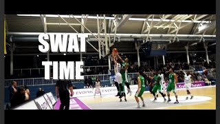 Johannes Thiemann with a nasty "Block" against a defender