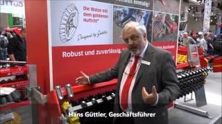 Güttler Stand auf der Agritechnica 2015:  Hans Güttler stellt die Maschinen vor.