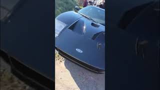 FORD GT CRASHES LEAVING CARS & COFFEE