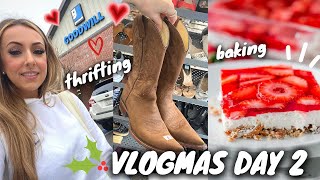 VLOGMAS DAY 2 : THRIFT WITH ME | BAKING HOLIDAY DESSERTS