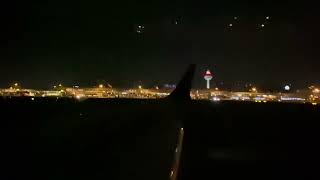 Singapore Airlines 737MAX Landing at Singapore ChanginAirport at night