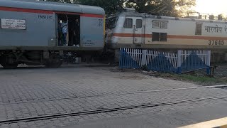 Train No. 22355 Patliputra Chandigarh Express approaching Chandigarh with Santragachi WAP7 37645