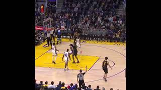 Holmes ignore Curry wide open Three