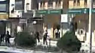 Scandal police and the Syrian security robbing a bank in the city of Hama.flv