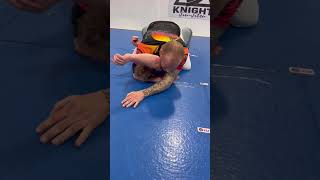 Head & Arm Choke & Mounted Triangle