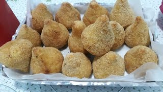 Coxinha sem glúten feita com mandioca