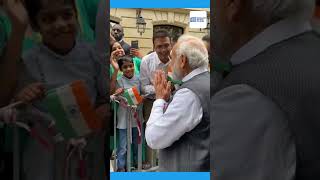 Viral Video: Indian diaspora chant 'Bharat Mata ki Jai' as they meet #PMModi in Paris #shorts #india