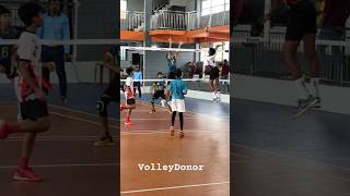 Flying School Boy😱Style of setting 😲Line to Line Attack😳 #volleyball #volleydonor #volley #shorts