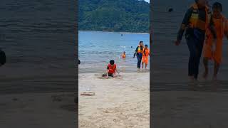 Bocil Main Pasir di Pantai #Short #Shorts #VideoShort #VideoShorts #Viral #Fyp