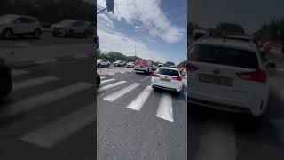 תאונה רכב חוצה צומת באדום פנימי 1725