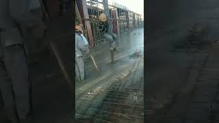 Pouring concrete satisfying with pumping crane