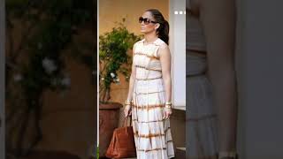 Jennifer Lopez 's beige fashion Style #celebrity #fashion  #diva#short