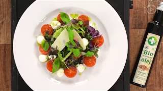 Hmmm.cool - Caprese salad with hemp oil basil pesto