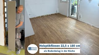 Holzoptikfliesen 22,5 x 180 cm als Bodenbelag in der Küche