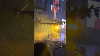 Blink-182 live at Manchester ao arena dance with me