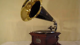 1906 Victor "Humpback" 2 Phonograph