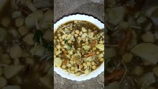 famous chana chat of ichara #chanachaat #lahorefoodstreet #youtubeshorts #spicychaat