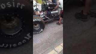 V-8 sprint car