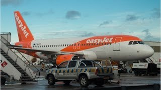 PSatB Easyjet A319 G-EZDK landing at London Luton