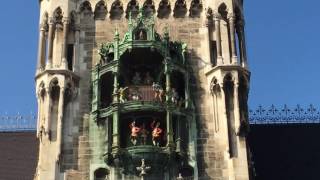 Glockenspiel in Munich's Marienplatz