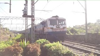 22 Second High Tone Honk Show by Dual Cab Monster Leading 12618 Mangala Express...!!!