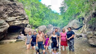 DISFRUTANDO LO BONITO DEL ARROLLO DE LA PIEDRA EN FAMILIA