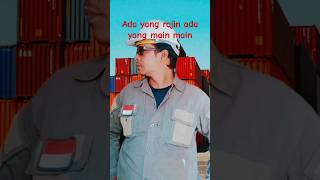 Ada yang rajin ada yang main main#reaction #constructionworker #funnyvideo #shorts