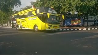 FULL TELOLET BASURI BUS KELUAR PARKIRAN MASJID AGUNG KARANGANYAR