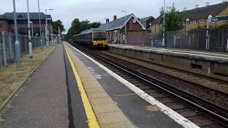 **legend**Class 165027 2+2-tone at Reigate station (clag)