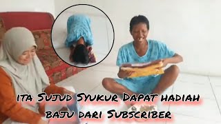 ita Sujud Syukur Dapat Hadiah dari Subscriber #partitv #jiwaberseri #seputaryayasanjiwaberseri