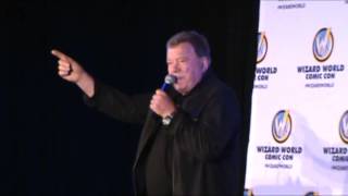 Wizard World Sacramento Comic Con 2014: William Shatner Answering Texts