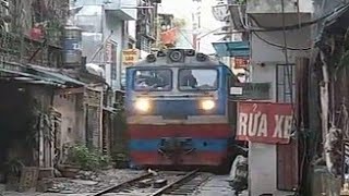 Hanoi train street