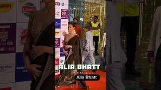 Alia Bhatt Looking Gorgeous in Event Show #shorts #youtubeshorts