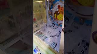 that one time a friend and I tried a crane game in a mall