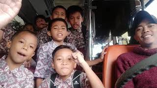 Bus sekolah dki sdn 03 kampung melayu