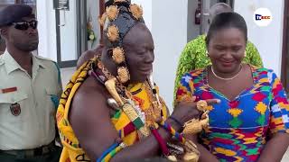 Otumfuo Osei Tutu gracefully steps out  from his residence for the Cape Coast Fetu Afahye Durbar.