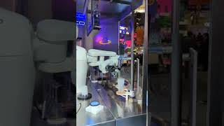 Telefonica 5G Robot Bartender at MWC 2022