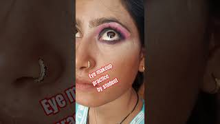 Glittery Eye Makeup #youtubeshorts #ytshorts #makeup#art #makeover #onlineclasses