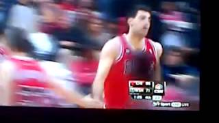 Bulls lose ball, steal back and Toko's Dunk