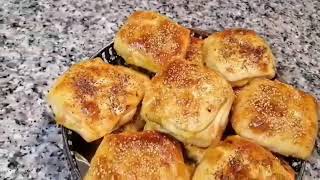 مسمن صغير معمر بالصدر ديال الدجاج و البصلة وقليل من الفرماج Msemen farcie au poulet et ognion 😋🌹