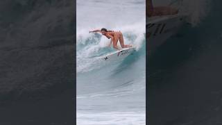 Molly Tuschen navigating a windy 🌬 North Shore Surf 🏄‍♀️ session #hawaii #surfing #surfgirl