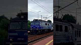 EP07 PKP INTERCITY z jednym wagonem pasażerkim